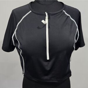 🐢 Livi Swimwear Bikini Top. Zippable front. Size 18